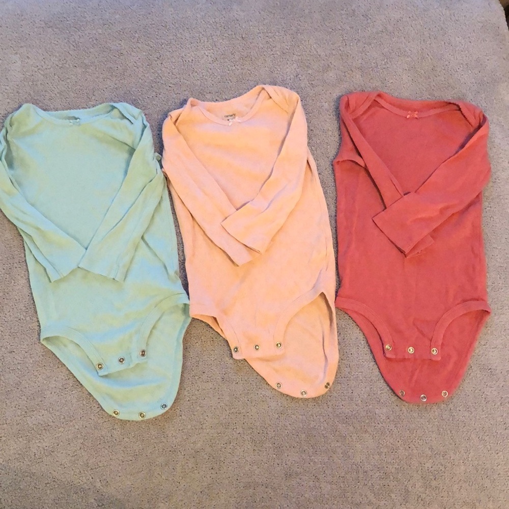 CARTERS set of three onesies 18 mo